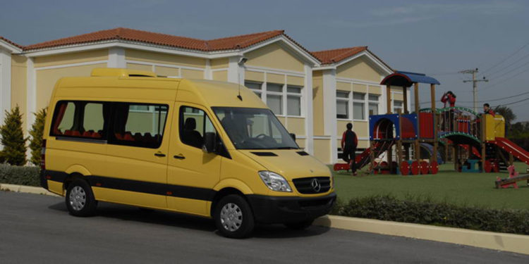 Άρση Μέτρων: Τι αλλάζει στις μετακινήσεις με σχολικά λεωφορεία