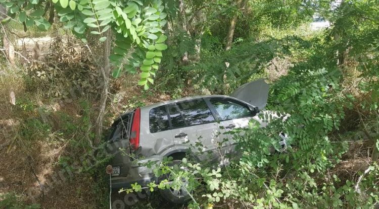 Ηλεία: Οδηγός έπεσε σε γκρεμό