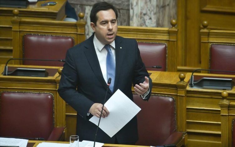 Μηταράκης: Στις 13.000 οι μεταφορές μεταναστών από τα νησία στην ενδοχώρα