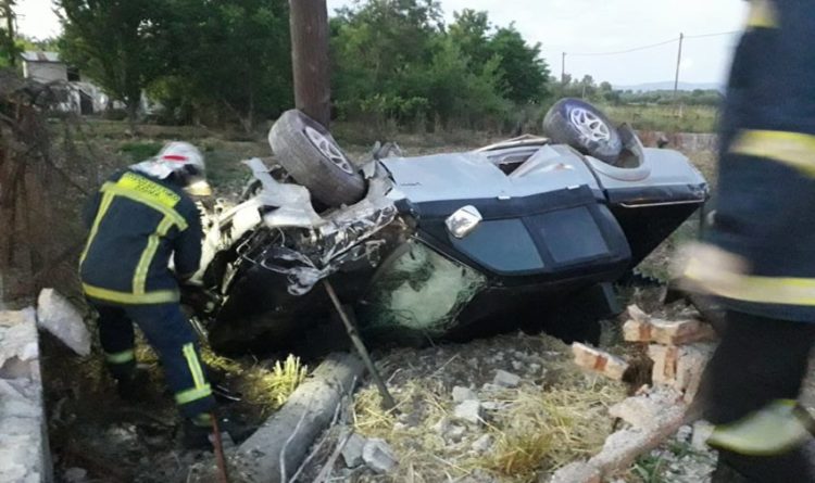 Τρίκαλα: Σοβαρό τροχαίο με εγκλωβισμό (photos)
