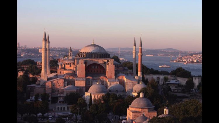Πρόκληση Ερντογάν: Στην Αγία Σοφία θα διαβαστεί σήμερα το κοράνι για την Άλωσης της Κωνσταντινούπολης