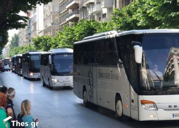 Πορεία διαμαρτυρίας με κομβόι τουριστικών λεωφορείων στη Θεσσαλονίκη (video)