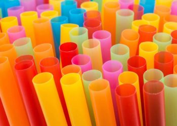 Χατζηδάκης: Τέλος τα πλαστικά μιας χρήσης από τον Ιούλιο του 2021