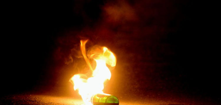 Επίθεση με μολότοφ στο πάρκινγκ της Τροχαίας Αττικής