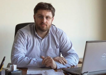 Ζαχαριάδης: Τα 26 δισ είναι λεφτόδεντρα, τα 24 του κ. Μητσοτάκη δεν είναι;