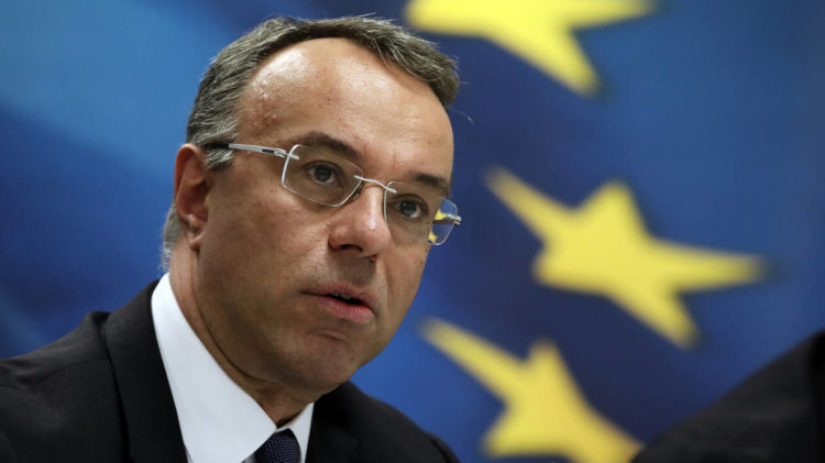 Σταϊκούρας: Καμία σκέψη για μειώσεις μισθών και συντάξεων στο Δημόσιο