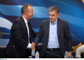 Κόντρα Σταϊκούρα – Τσακαλώτου στη Βουλή