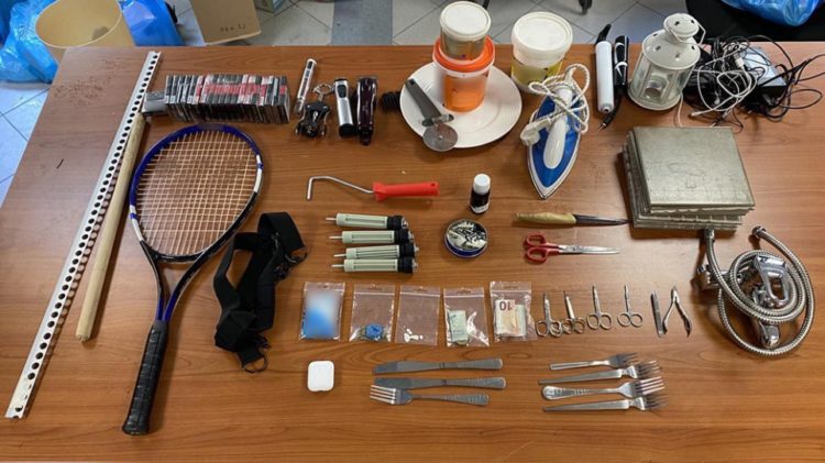 Έφοδος στις φυλακές Νιγρίτας: Αποστακτήριο, ηλεκτρονικές συσκευές, μπάρμπεκιου, καταψύκτες βρήκαν οι αστυνομικοί (photos)