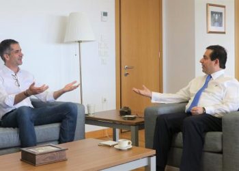 Τετ-α-τετ Μηταράκη με Μπακογιάννη για τη μεταναστευτική κρίση στην Αθήνα