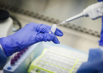 ΗΠΑ: Εγκρίθηκαν τεστ για την ανίχνευση του κορονοϊού