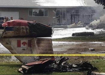 Καναδάς: Στρατιωτικό αεροπλάνο κατέπεσε πάνω σε σπίτι – Νεκρή στρατιωτικός(video)