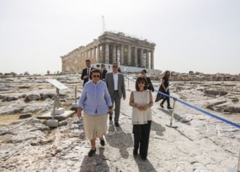 Άνοιξε η Ακρόπολη μετά απο δύο μήνες και οι εικόνες κανουν το γύρω του κόσμου