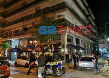 Θεσσαλονίκη: Συνωστισμός σε take away μπαρ – Παρέμβαση της αστυνομίας
