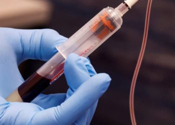 New York Times: Πωλούν αίμα θεραπευμένων από τον κορονοϊό προς 40.000 δολάρια το 1 ml