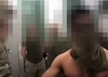 Κύπρος: Σοκαριστικά πλάνα με καψόνια σε νεοσύλλεκτους καταδρομείς (video)