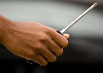 Ληστές με κατσαβίδια, ξυλοκόπησαν και λήστεψαν 90χρονη