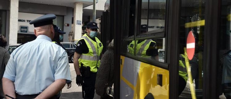 Άρση μέτρων: “Βροχή” τα πρόστιμα για μάσκες και μετακινήσεις