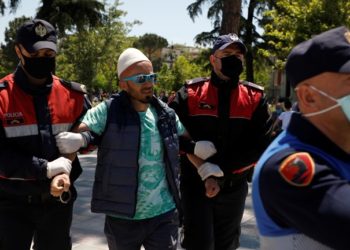 Αλβανία: Επεισόδια για την κατεδάφιση κτιρίου του Εθνικού Θεάτρου