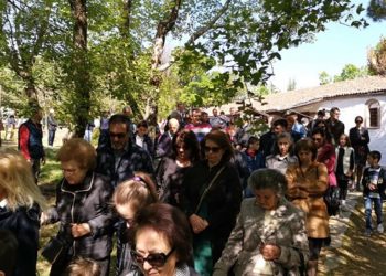 Κοζάνη: Συνωστισμός πιστών σε λιτανεία εικόνας, παρά τις απαγορεύσεις