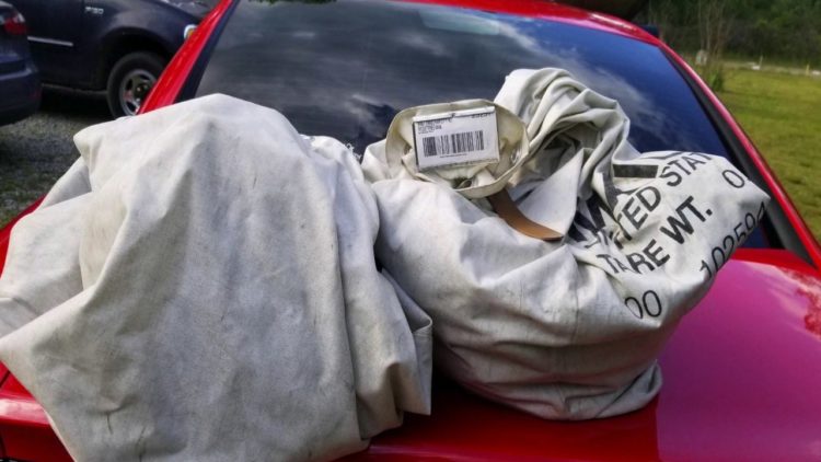 ΗΠΑ: Οικογένεια βρήκε ένα εκατομμύριο δολάρια και τα παρέδωσε στην αστυνομία