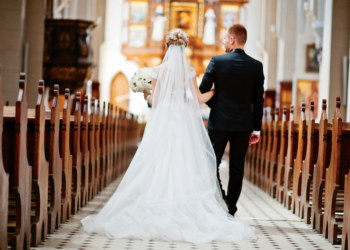 Γάμοι στα χρόνια του Κορονοϊού – Γάντια, μάσκες, αντισηπτικά και… Live streaming