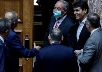 Βγήκαν τα μαχαίρια στη Νέα Δημοκρατία με στόχο τον Καραμανλή