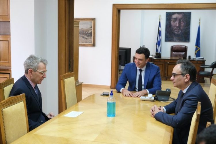 Συνάντηση Κικίλια – Πάιατ στο υπουργείο Υγείας