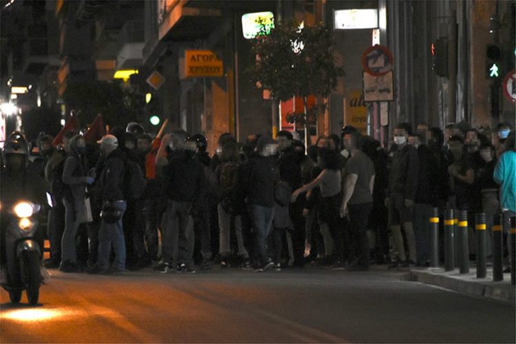 Συγκρούσεις ΜΑΤ και αντιεξουσιαστών στην Κυψέλη