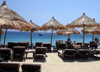 Άρση Μέτρων: Ανοιχτές απο το πρωί οι οργανωμένες παραλίες – Αποστάσεις και κανόνες