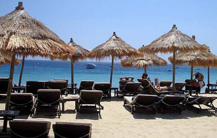 Άρση Μέτρων: Ανοιχτές απο το πρωί οι οργανωμένες παραλίες – Αποστάσεις και κανόνες