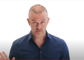 H νέα καμπάνια της Πολιτικής Προστασίας με τον Χρήστο Λούλη – «Δεν συνωστιζόμαστε στις πλατείες»