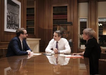 Μητσοτάκης στην Bild: Η Ελλάδα φυλάει τα σύνορα της Ευρώπης