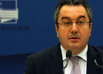 Μόσιαλος: Όχι στη Θεία Κοινωνία μέχρι να έχουμε ασφαλές εμβόλιο για τον κορονοϊό