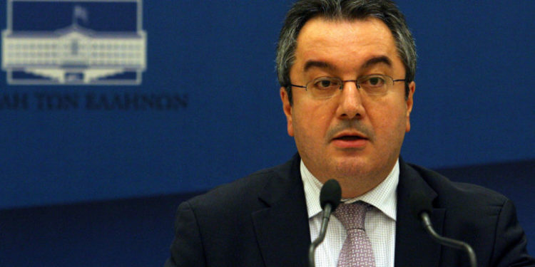 Μόσιαλος: Όχι στη Θεία Κοινωνία μέχρι να έχουμε ασφαλές εμβόλιο για τον κορονοϊό