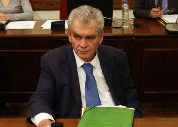 Δ. Παπαγγελόπουλος: «Αν έχετε κότσια, καλέστε Παπασταύρου και Μεταξά»