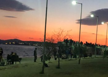 Μαρίνα Φλοίσβου: «Βούλιαξε» απο κόσμο – Παρενέβη το Λιμενικό