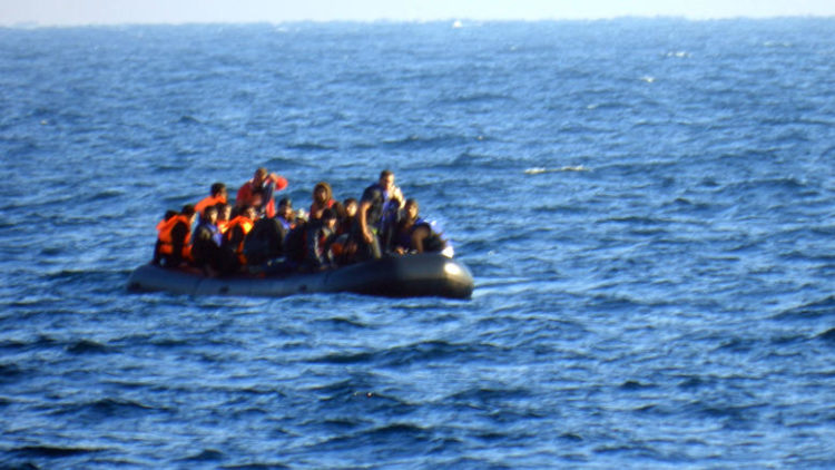 Μυτιλήνη: Βάρκα με πρόσφυγες έφτασε σε παραλία του νησιού