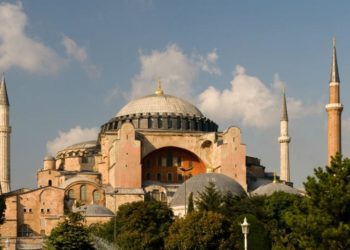 Τουρκία: Δεν θα πραγματοποιηθεί αύριο η μουσουλμανική προσευχή της Παρασκευής