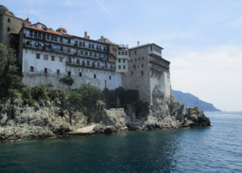 Ανοίγει τη Δευτέρα το Άγιον Όρος για περιορισμένο αριθμό προσκυνητών