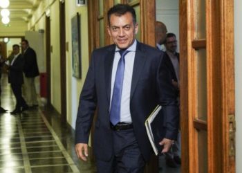Επίδομα 800 ευρώ: Σε δύο φάσεις η καταβολή στις ειδικές κατηγορίες εργαζομένων
