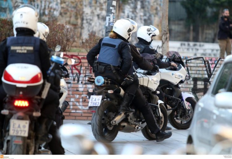 Εισβολή αντιεξουσιαστών σε σούπερ μάρκετ στη Θεσσαλονίκη