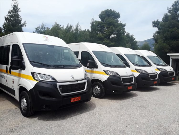 Τέσσερα βαν και εξοπλισμός δωρεά του ιδρύματος Λάτση στο Ε.ΚΕ.Α.
