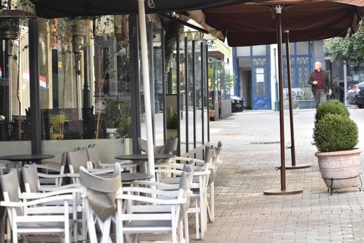 Την Τετάρτη στη Βουλή οι ρυθμίσεις για τα καταστήματα εστίασης