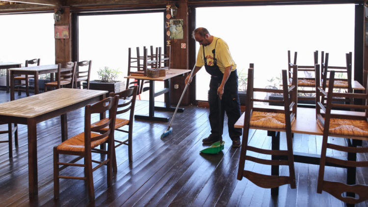 Από τις 15 Ιουνίου σε λειτουργία και οι εσωτερικοί χώροι εστίασης