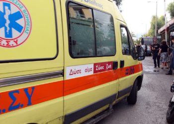 Επίθεση με καυστικό υγρό στο πρόσωπο 34χρονης στην Καλλιθέα