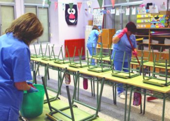 Ενημέρωση από τους δήμους ζητούν οι καθαρίστριες των σχολείων