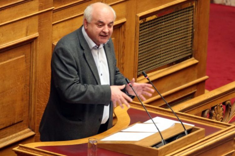 Καραθανασόπουλος: Ο πρωθυπουργός επέλεξε τον εύκολο αντίπαλο, τον ΣΥΡΙΖΑ