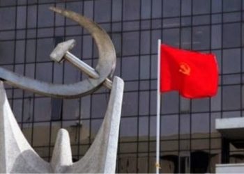 “Πυρά” ΚΚΕ σε Μητσοτάκη και Τσίπρα: Εξυπηρετούν τους λίγους