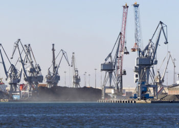 Βαρουφάκης προς Μητσοτάκη: Περιστρέφεστε γύρω από τον άξονα του αυταρχισμού