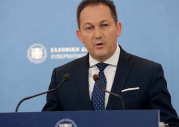 Πέτσας: Δεν μπορεί να υπάρξει τουρισμός σε καραντίνα
